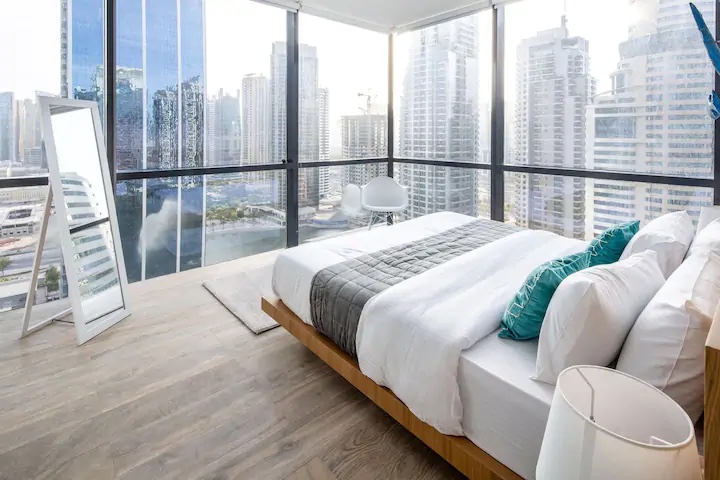 Airbnb Master Bedroom Dubai JLT